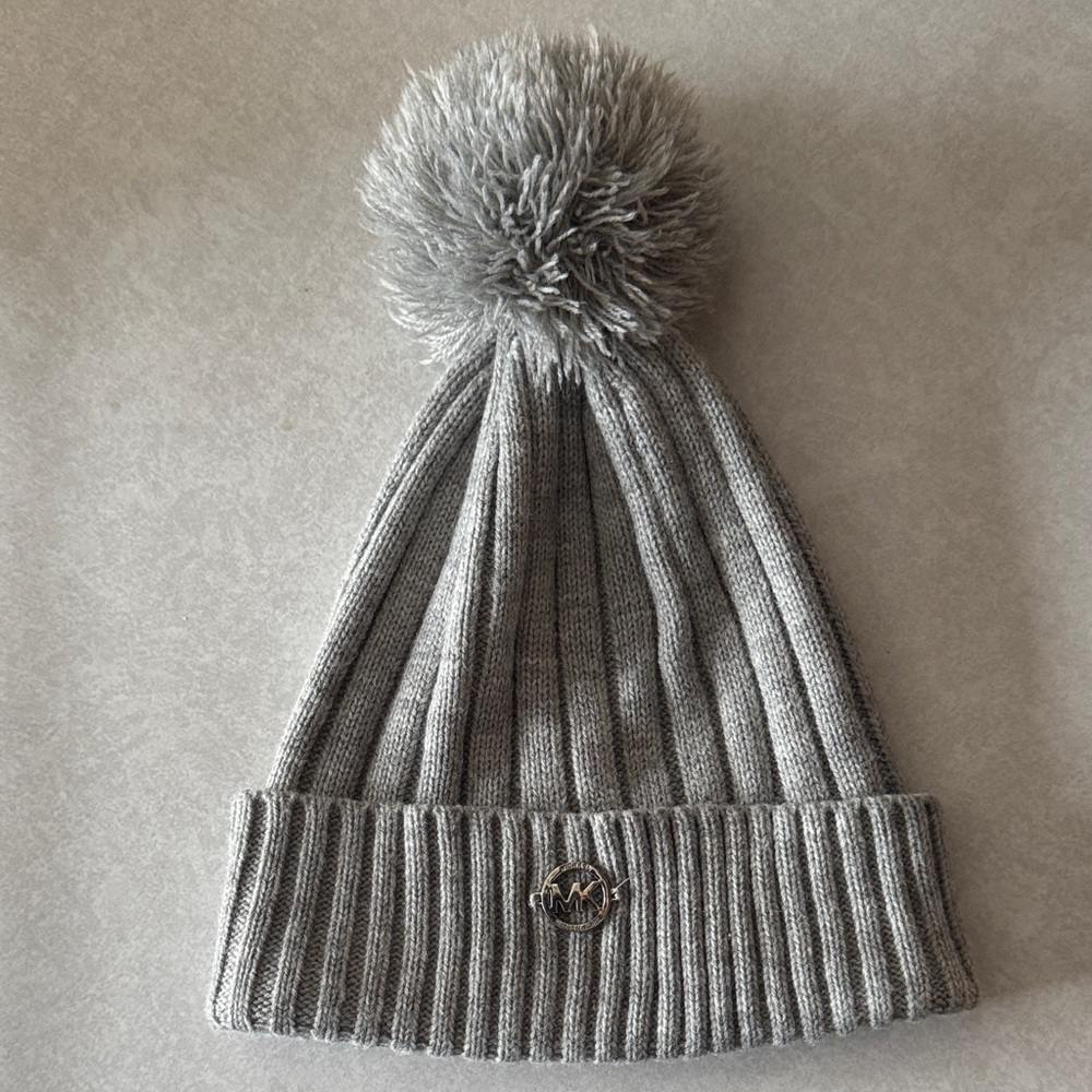 Michael Kors Beanie with Silver logo - Picture 2 of 4